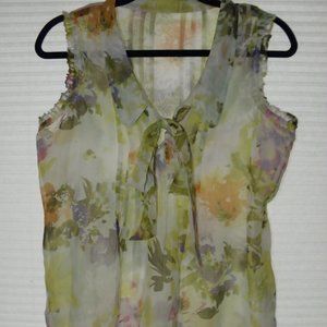 🎈 3 for $10. Sheer flowered sleeveless blouse size M